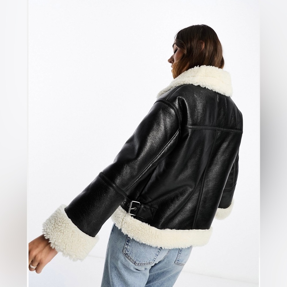 ASOS Stravidarius oversized aviator jacket with contrast collar in black - Picture 2 of 6